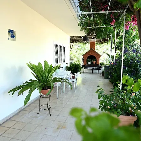 宾馆 Luka's House - Zf Hvar