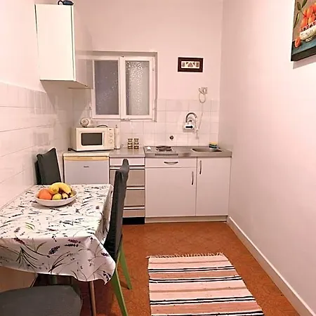 Luka's House - Zf Hvar Мініготель Хвар