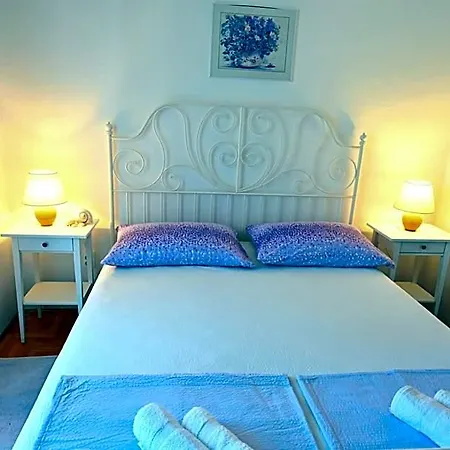 Luka's House - Zf Hvar Мініготель