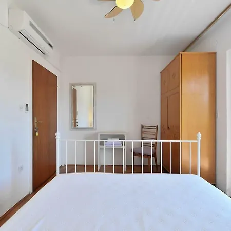 Luka's House - Zf Hvar イン