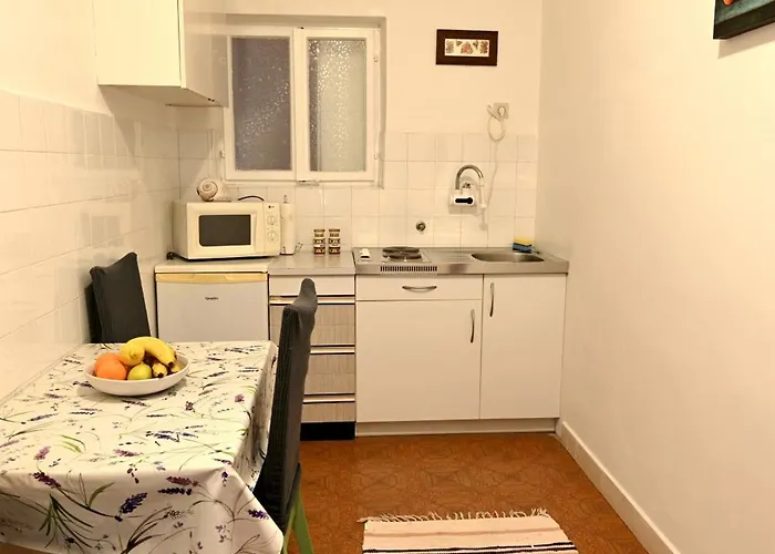 Luka's House - Zf Hvar Herberg